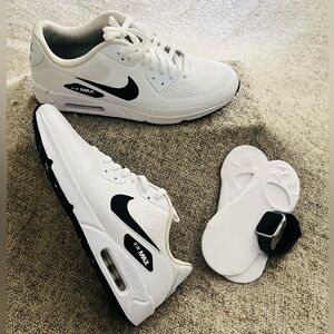 Nike Air Maxx 90 G- Men’s Size: 11 1/2 - Color: White with Black Trim